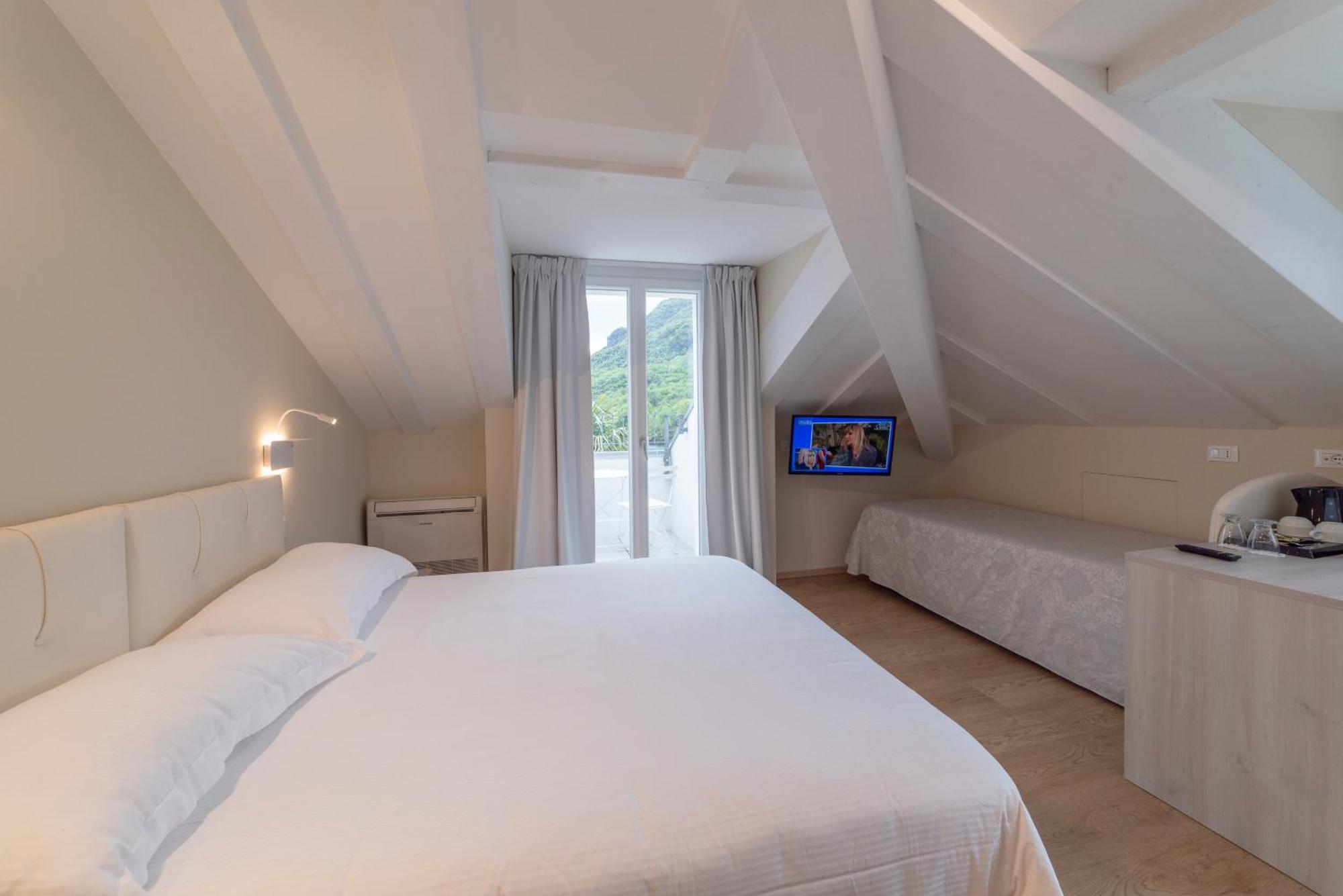 Hotel Due Palme Мергоццо Экстерьер фото