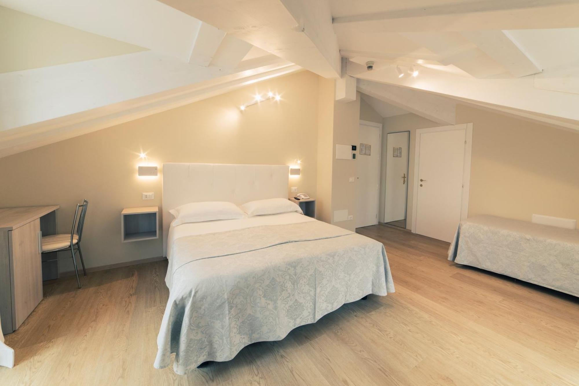 Hotel Due Palme Мергоццо Экстерьер фото