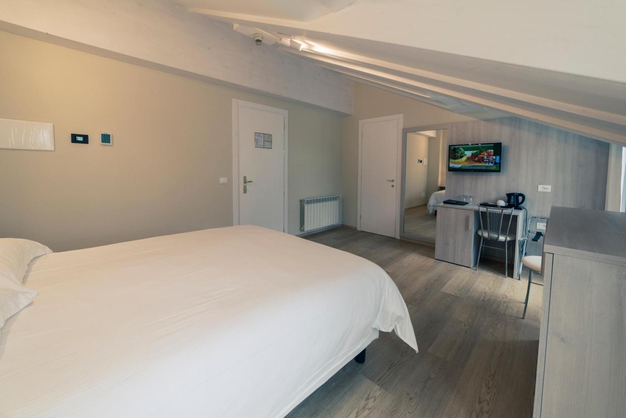 Hotel Due Palme Мергоццо Экстерьер фото